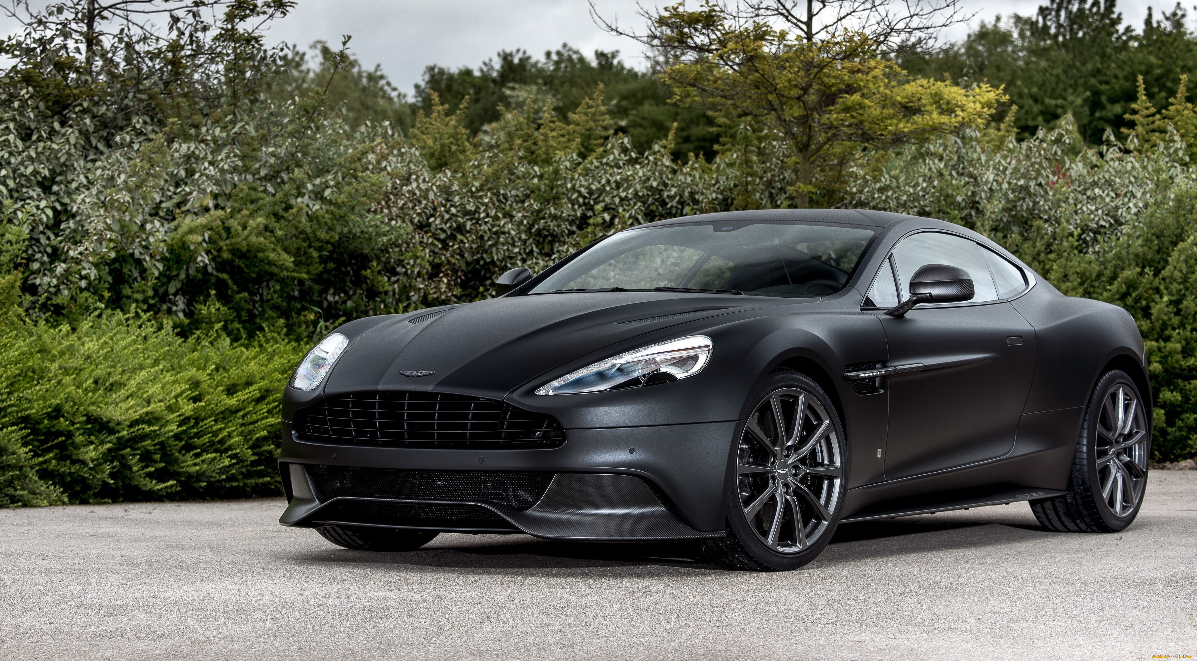 , aston martin, one, of, seven, vanquish, aston, martin, q, , 2015